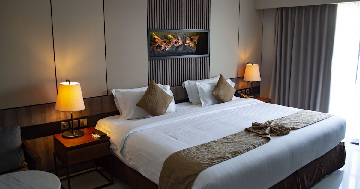Hotelzimmer Marriott Frankfurt mit weißem Hotelbett
